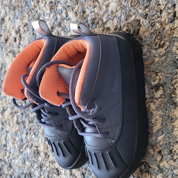 Toddler Sneaker - Picture 2 of 3